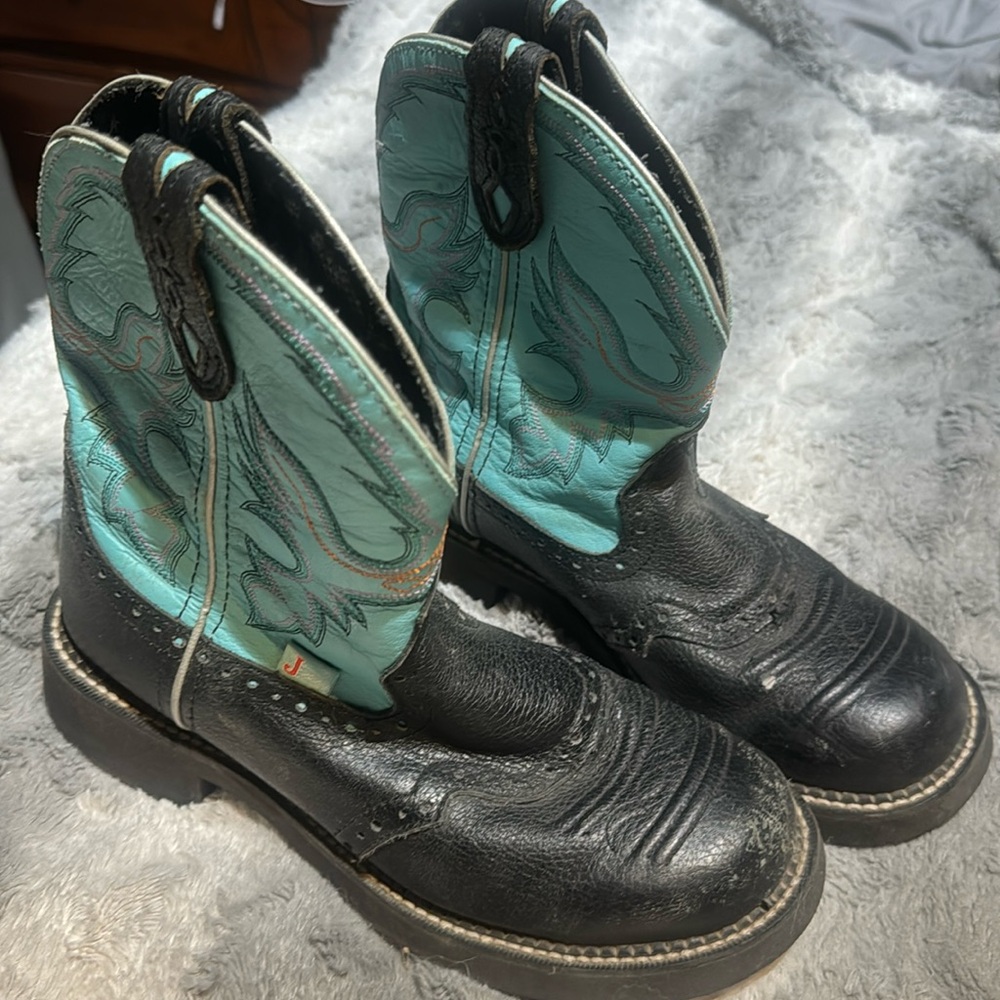 Women’s Justin boots 8.5